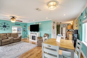 House (2 Bedrooms) | Interior