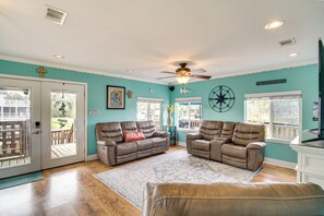 House (2 Bedrooms) | Interior