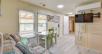 Morriston Getaway w/ Patio - Near Hits Farm!