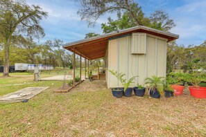 House (2 Bedrooms) | Interior - Morriston Getaway w/ Patio - Near Hits Farm! (Morriston)