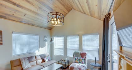 Cozy & Restful Cabin, 2 Blocks to Lake Almanor