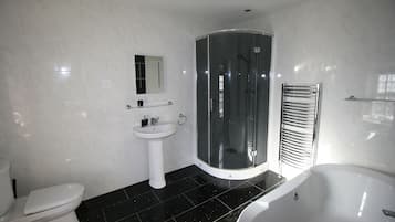 Luxury Room, 1 King Bed, Garden View | Bathroom | Free toiletries, hair dryer, heated floors, towels