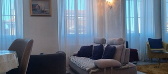 Perle D'azur: Appartement de 56 m2, Charme Avec Plafonds Majestueux, à Grasse"