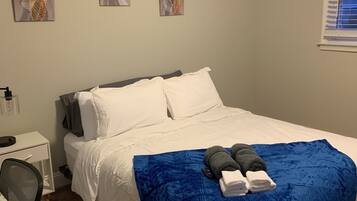 2 bedrooms, desk, iron/ironing board, travel crib