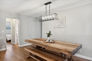 Cabin, 4 Bedrooms | Dining