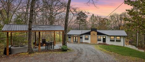 Cabin, 4 Bedrooms | Exterior