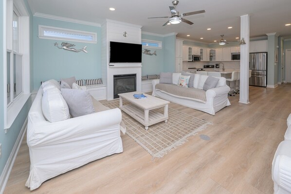 TV - 2nd Row 5 BR Beach House with a Private Pool! The Gathering Place  (Surfside Beach)