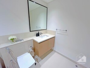 Apartment (2 Bedrooms) | Badezimmer