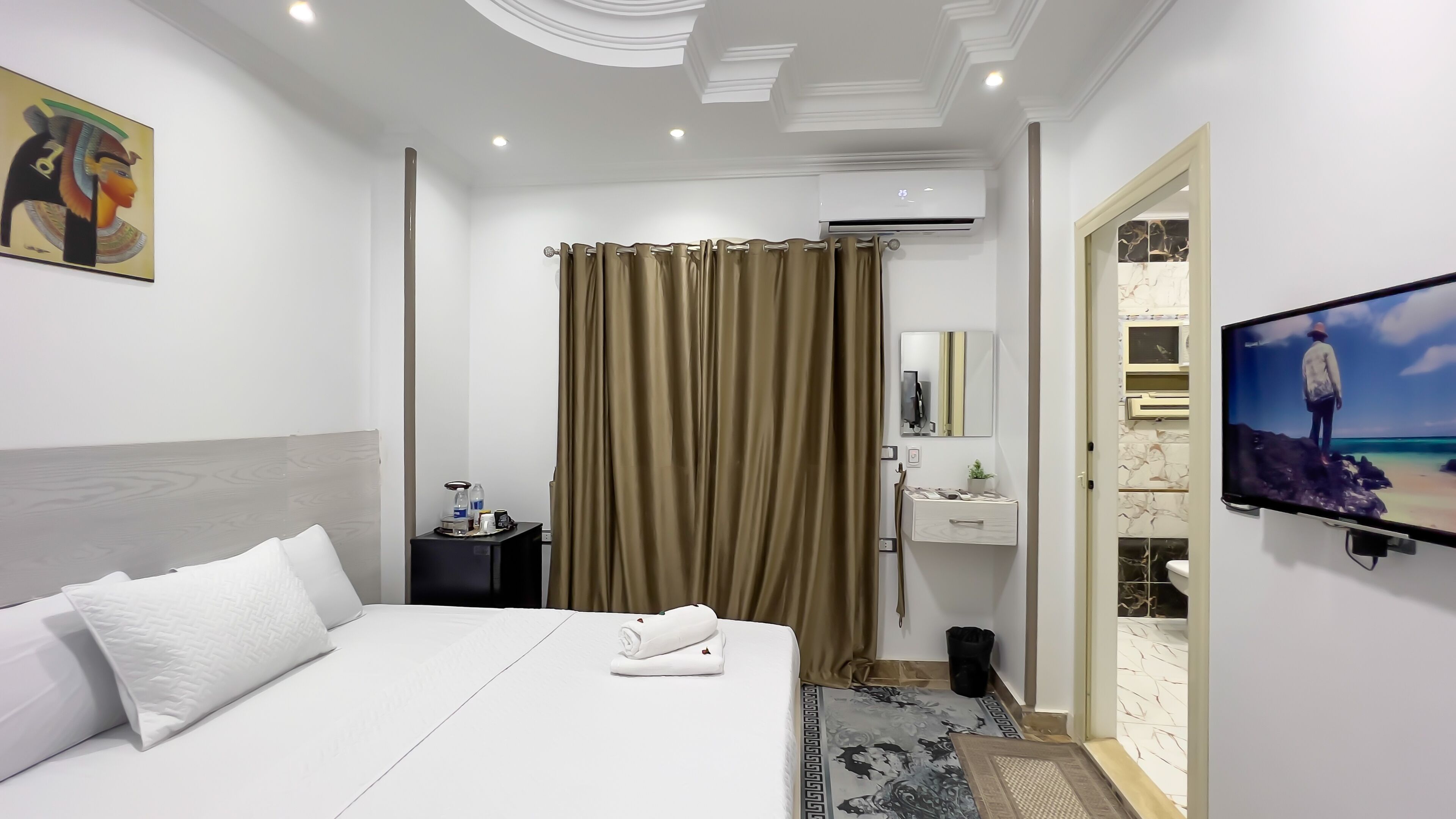 6 bedrooms, WiFi, bed sheets