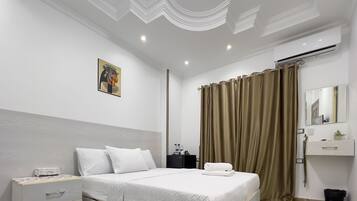 6 bedrooms, WiFi, bed sheets