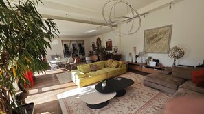 TV connectée, cheminée