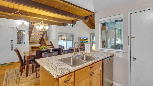 Interior - Near Village, has AC, Sleeps 8, 2b2b, updated! (Sunriver)