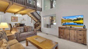 TV, fireplace - Near Village, has AC, Sleeps 8, 2b2b, updated! (Sunriver)