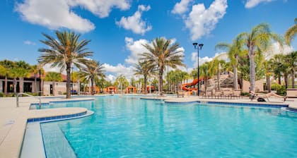 6 Bedroom W/Private Pool! Spa! Near Disney!