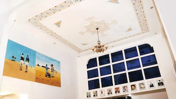 Quầy tiếp tân