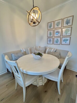 Dining - Bayside Resort - directly across from Sun Ridge! Pools, Kayak, Golf, Pickleball (Selbyville)