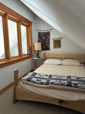 Basic Room, Multiple Beds, Mountain View