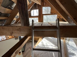 Casa de árbol básica | Wifi gratis y ropa de cama 