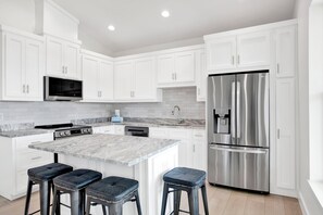 Microwave, oven, dishwasher, coffee/tea maker - Reduced Rate! Cotton Bayou Bungalow 1 *Pet-Friendly* (Orange Beach)