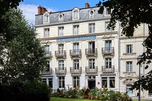 Front of property - HOTEL DE FRANCE ET DE GUISE (Blois)