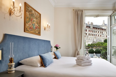 Comfort Double Room Chateau View | Individually decorated, individually furnished, laptop workspace