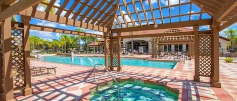 Piscine extérieure, piscine chauffée