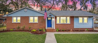 Renovated: 6 min to Parris Island - 10 min to downtown - Family Gem - Beach Pass