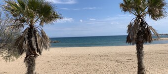 Villa with stunning view and private heated pool in South of France ; 2-10 pers
