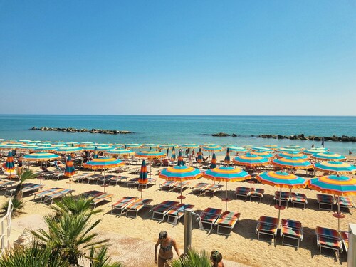 La Palma Apart. in enchanting Porto Recanati with AC, hydromassage shower 2 bike