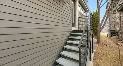 Luxury Living – Walk to Poudre Trail and Old Town!