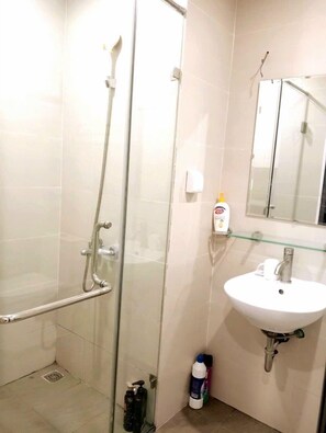 Deluxe Apartment | Bathroom - D'capital Vinhome Apartment For Rent (Hanoi)