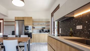 Penthouse Eksklusif | Dapur pribadi | Ketel listrik