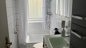 Dusch, hÄrtork, handdukar och tvÄl