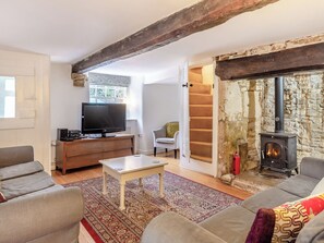 Fireplace - 4 bedroom accommodation in Osmington (Osmington)
