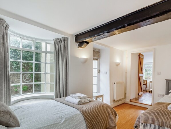 4 bedrooms, free WiFi, bed sheets