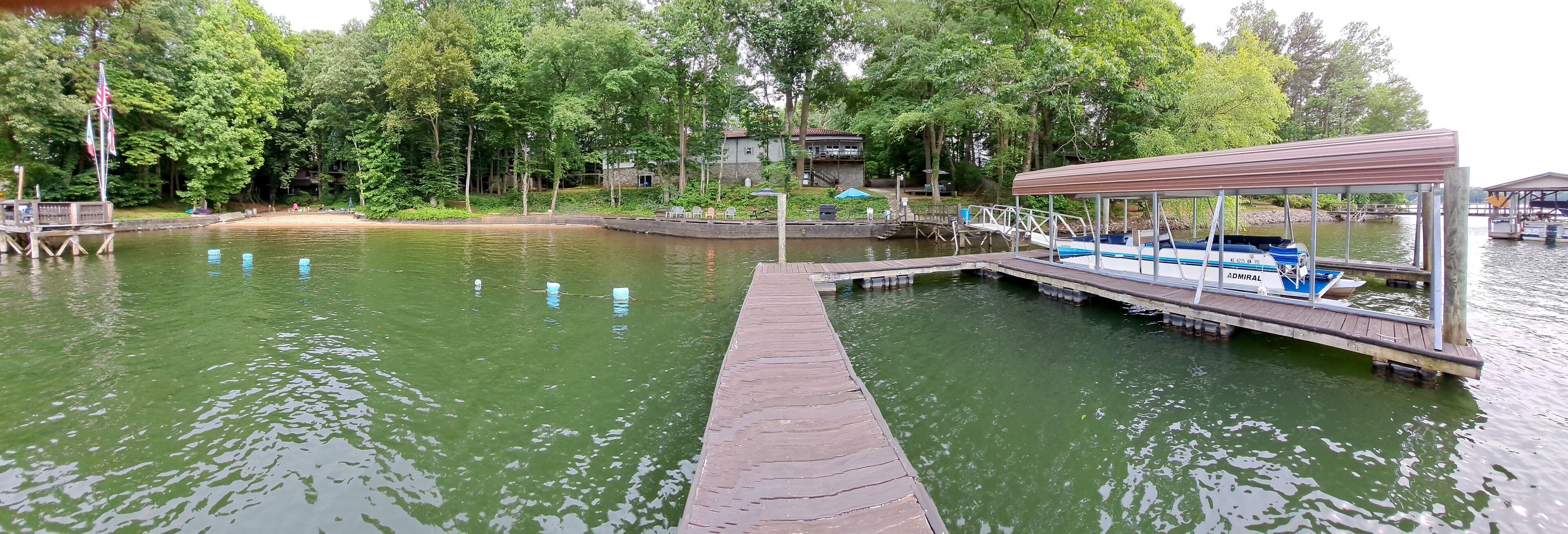 5,000 SF LUXURY  RENTAL ON LAKE NORMAN W/ FREE PONTOON BOAT.   ACCOMODATES 16