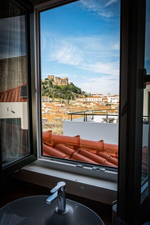Interior - Uma Casa da Nossa História! No Centro com Vista Sobre o Castelo de Leiria! (Leiria)