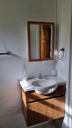 Dusche, Handtücher, Seife, Toilettenpapier