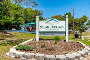 Property grounds - Dogs OK & Golf Cart Included! 3BR/2BA - Coast Guard Rd. (Emerald Isle)