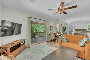 Smart TV - Dogs OK & Golf Cart Included! 3BR/2BA - Coast Guard Rd. (Emerald Isle)