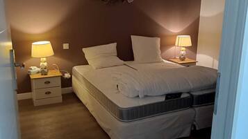 4 habitaciones, escritorio, tabla de planchar con plancha y wifi gratis