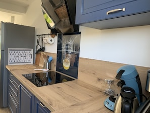 Frigorífic, microones, forn i placa de cuina