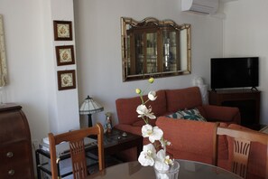 Smart TV - Descans esc.D 4º pta.7 Only Families (Xeraco Playa)