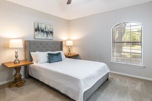 3 chambres, fer et planche à repasser, Wi-Fi, draps fournis