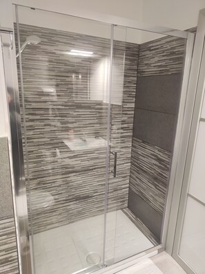 Classic Double Room | Bathroom | Shower, rainfall showerhead, hair dryer, bidet - Soffio di Relax (Palermo)