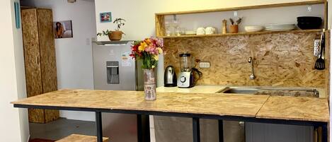 Horno, utensilios de cocina y especias