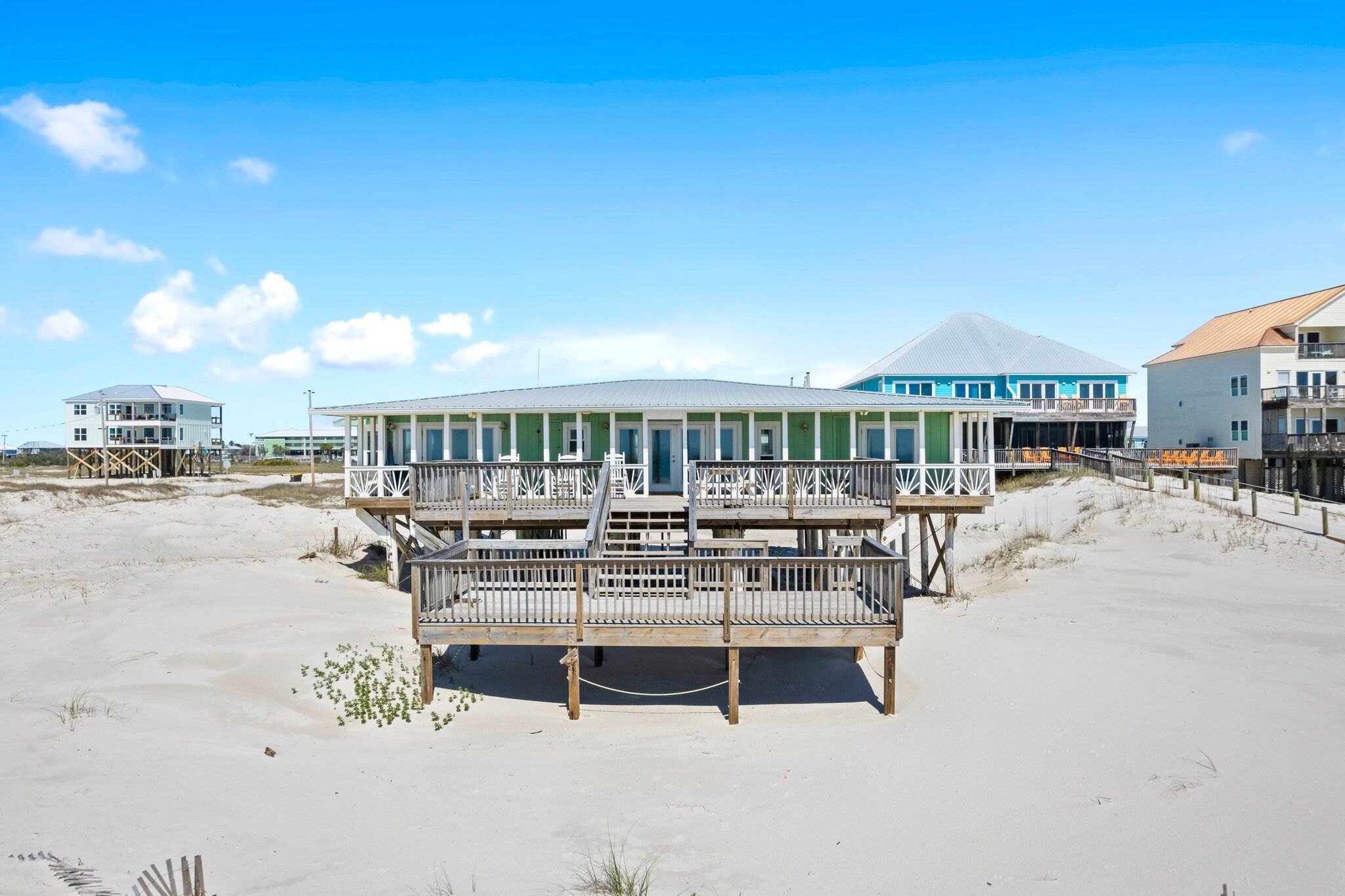 Bama Breeze-Beach Front Home- Snowbird Sanctuary