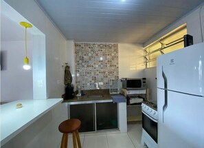 Refrigerador, microondas y horno 