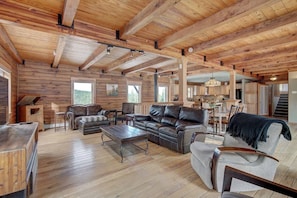 Smart TV, video games, books, offices - Huge Log Home on Private Land in the Rockies (Nederland)