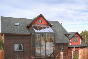 Exterior - Huge Log Home on Private Land in the Rockies (Nederland)